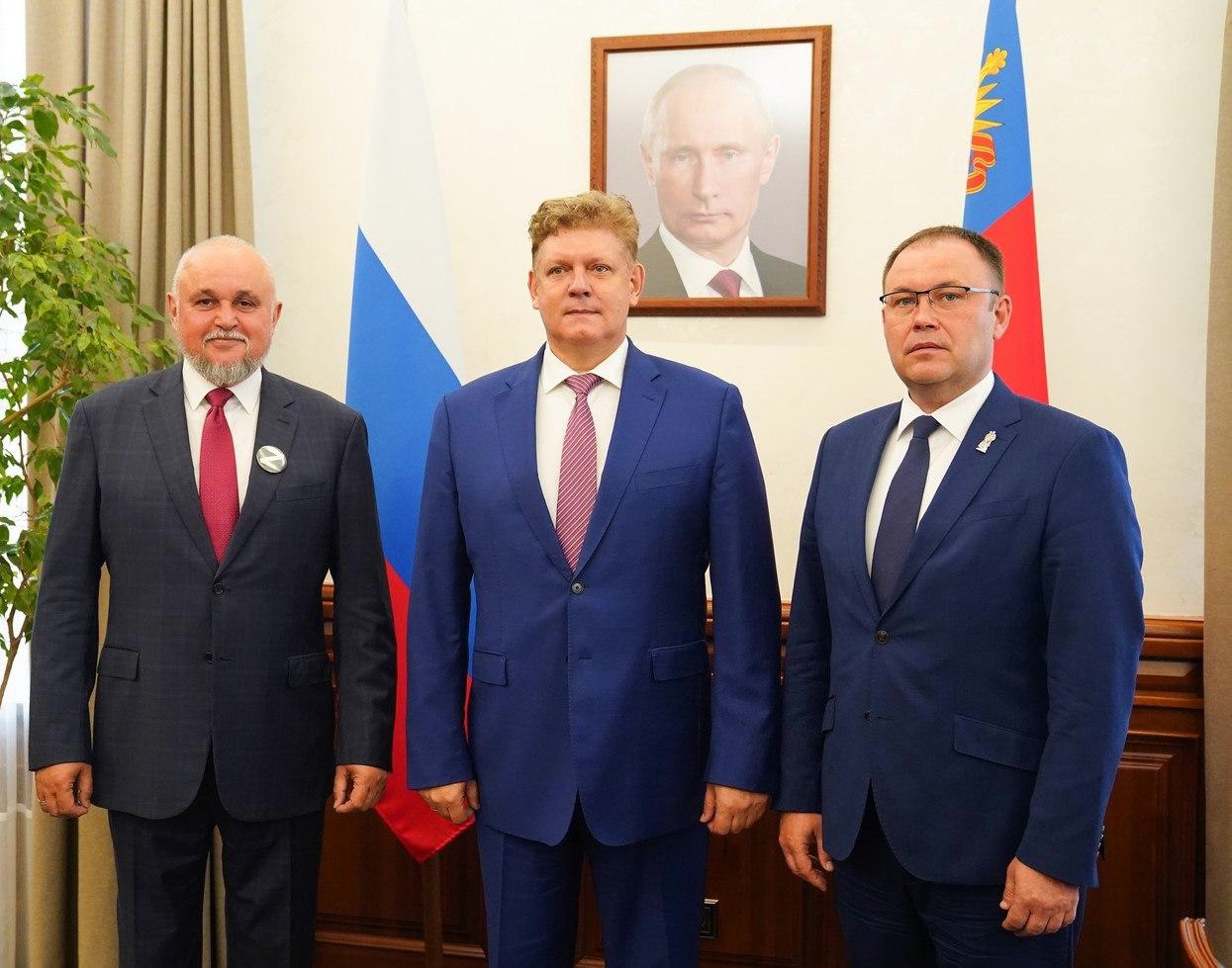 Илья Середюк официально представлен в должности врио губернатора Кузбасса.