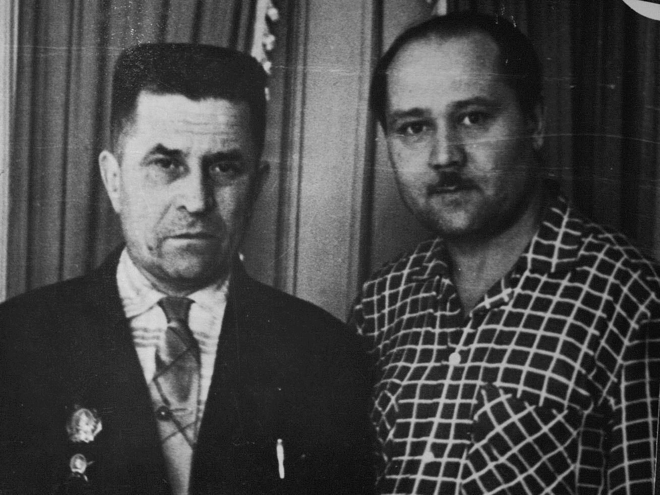 Изображение М.А. Небогатов (справа) и писатель, журналист И.А. Балибалов. 1967 г.
