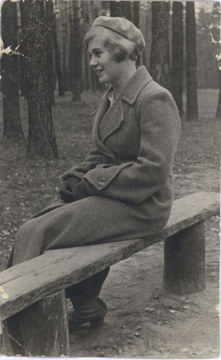 Изображение Вера Волошина в Сокольниках, в Москве, 1937 г.
